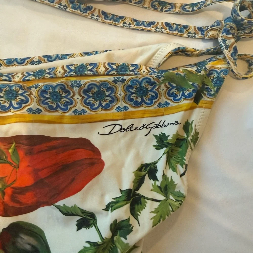 Dolce & Gabbana vintage vegetable print Bikini with yellow,Red and Green Accents - Picture 4 of 4